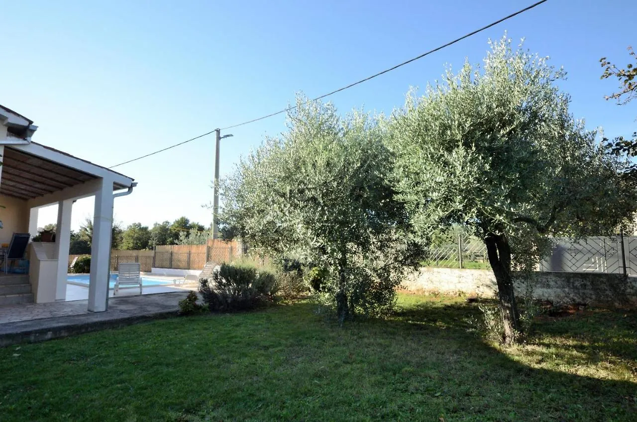 Villa Mirka Barban 0*,  Croatia